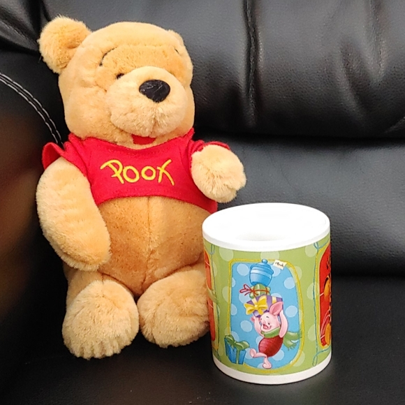 Disney Winnie & Friends Christmas Mug - Picture 2 of 5